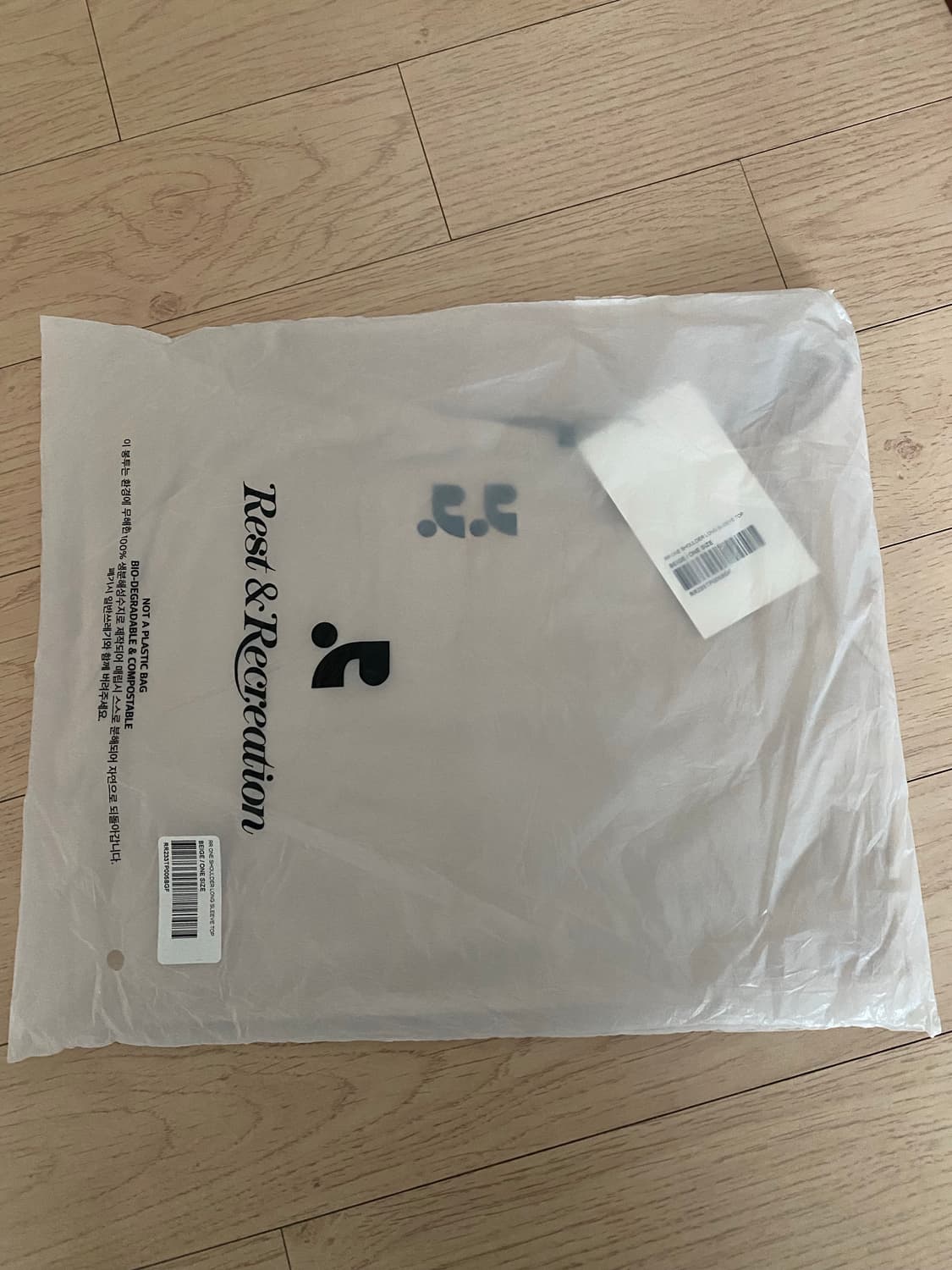 레스트앤레크레이션 원 숄더 긴팔 티셔츠 베이지 상품이미지3