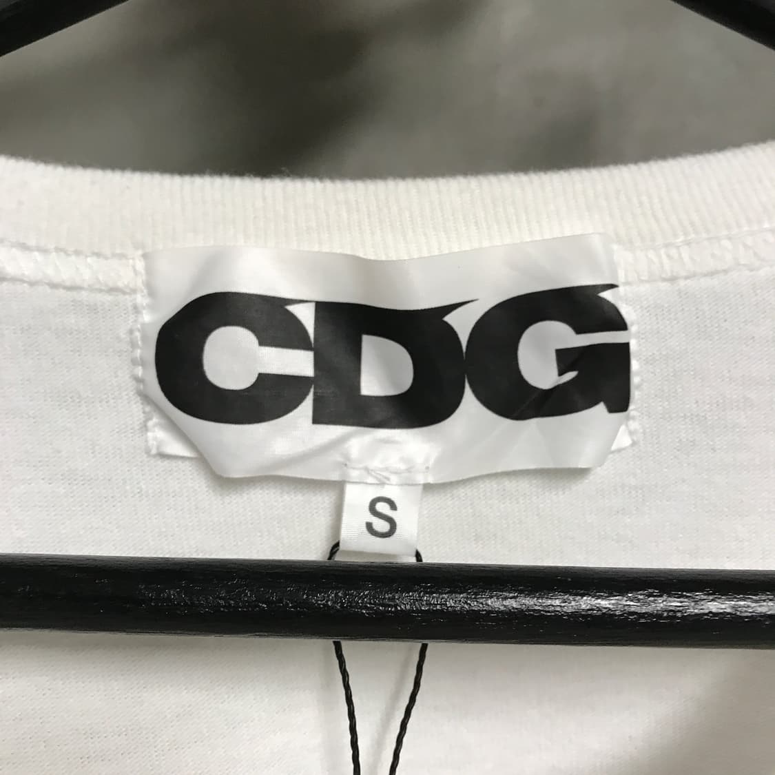 꼼데가르송 CDG 화이트 반팔 티셔츠 S 상품이미지5