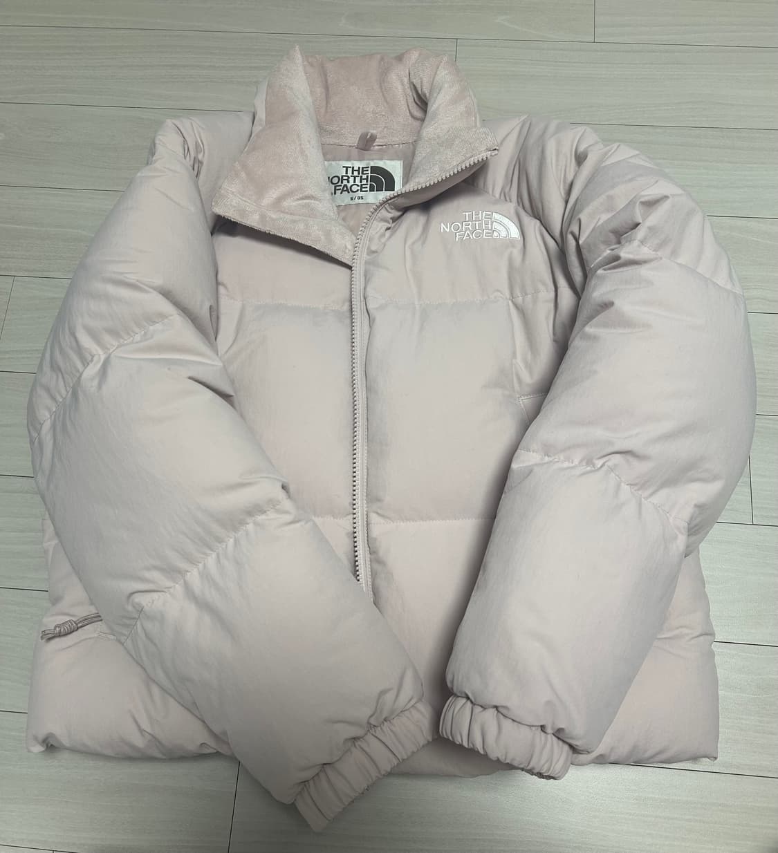 노스페이스 딸기우유색 패딩 상품이미지3