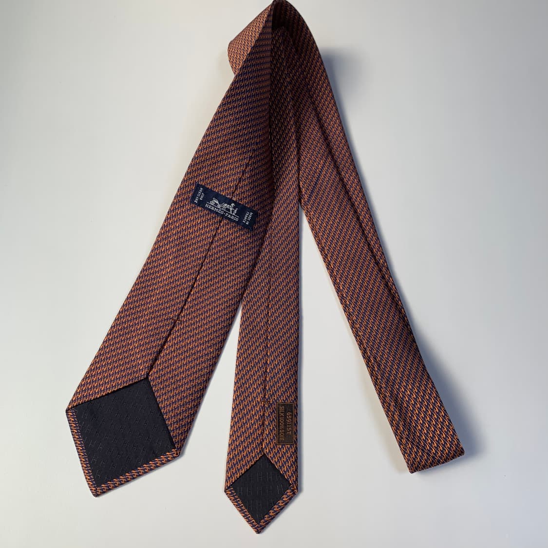 에르메스(HERMES) H로고 기하학적패턴 프랑스 100실크 명품넥타이 상품이미지9