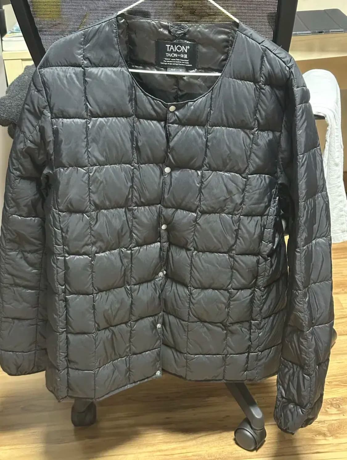 타이온 버튼 다운 경량패딩 블랙 XL 상품이미지2