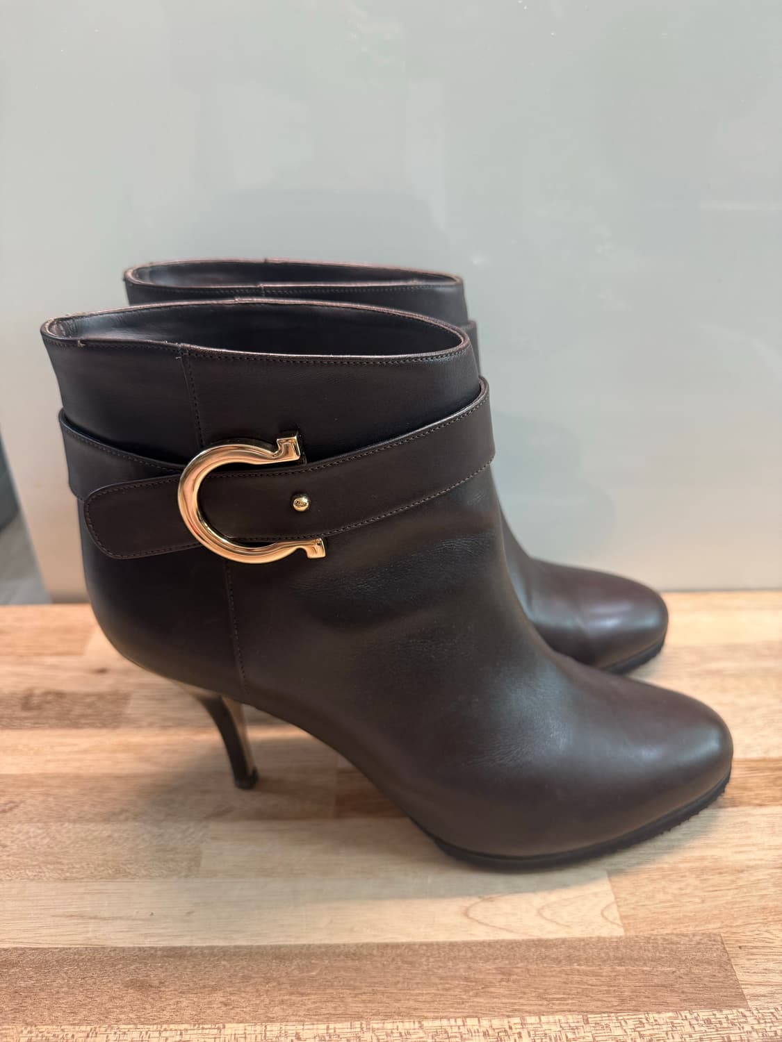 페라가모 간치니 부츠 9사이즈 정품(260) 상품이미지2