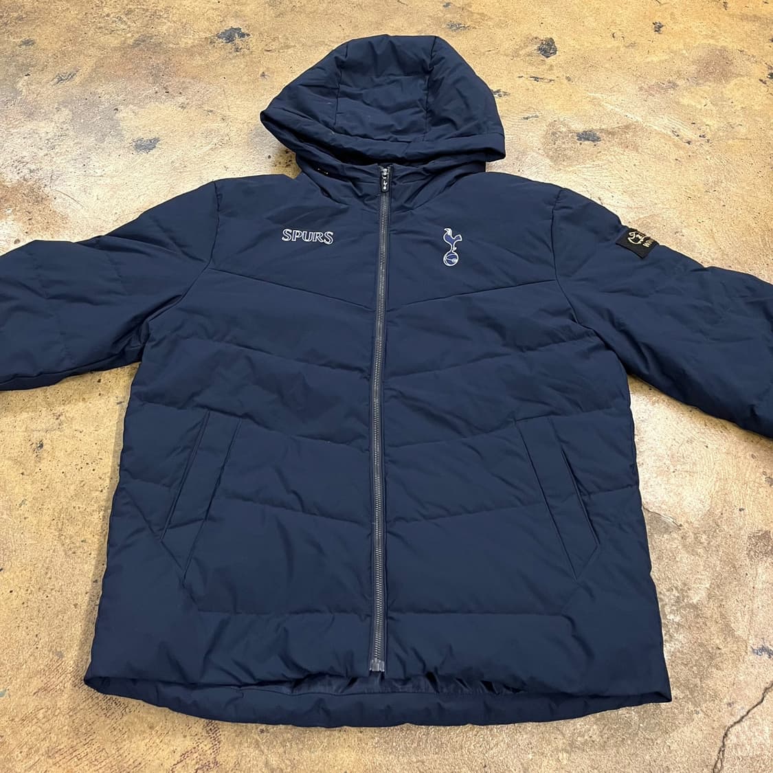 [정품/2XL] 토트넘 홋스퍼 숏-위너 에디션 남성 패딩 b17 상품이미지3