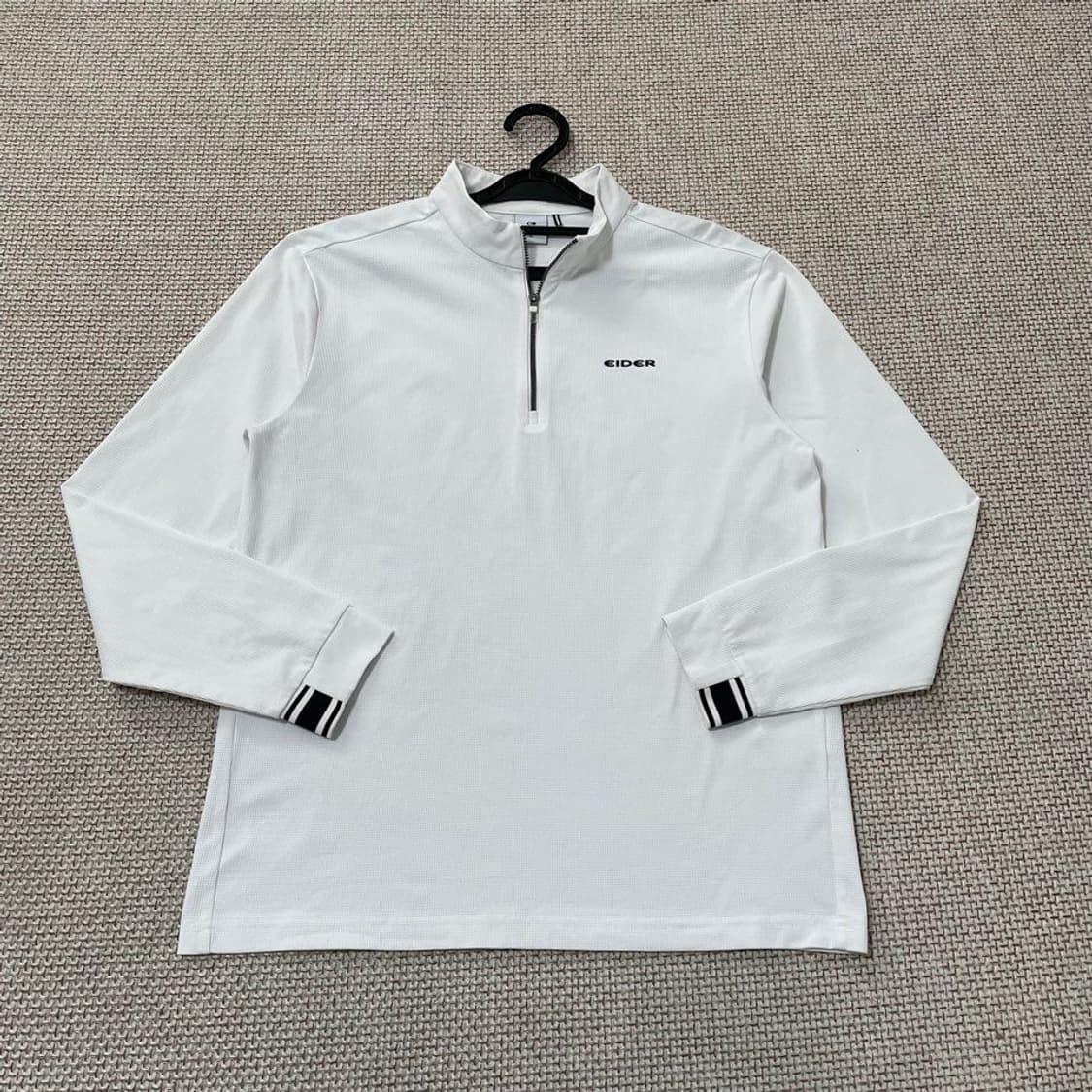 아이더 등산 반집업 기능성티. 6604 상품이미지1