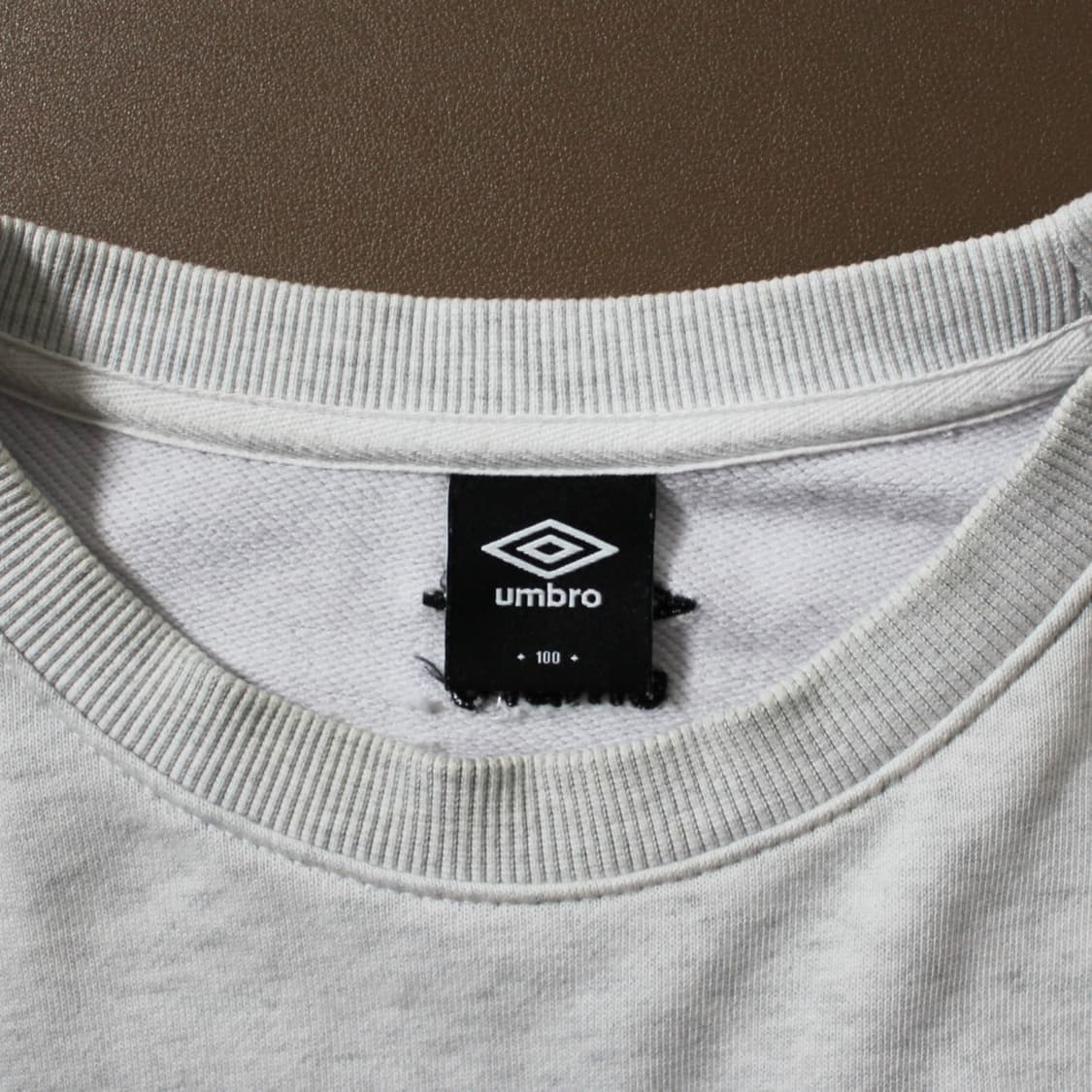 Umbro 엄브로 그레이 플라워 맨투맨 상품이미지4