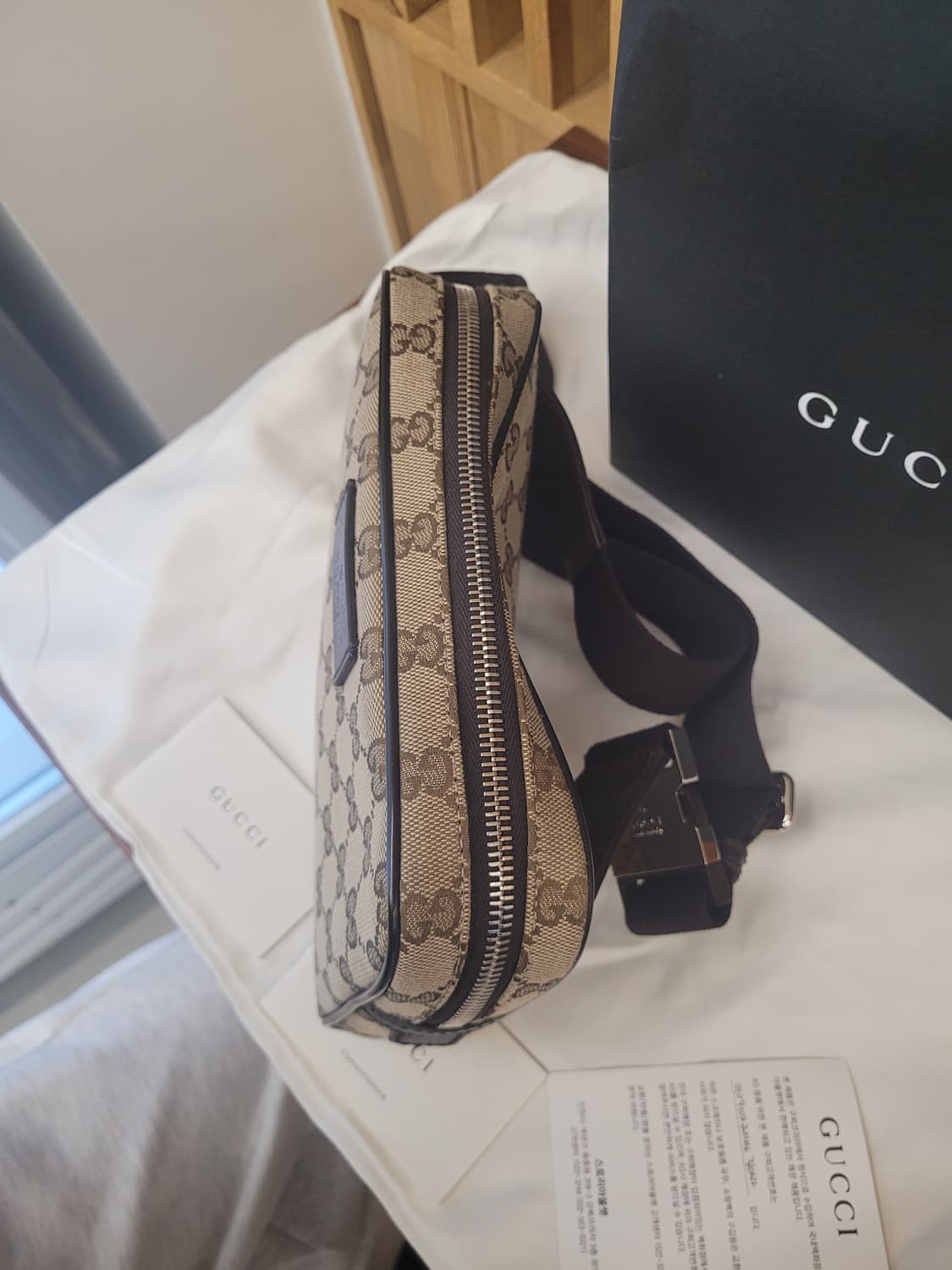 (미사용 새상품) 구찌 GG 캔버스 벨트 크로스백 상품이미지7