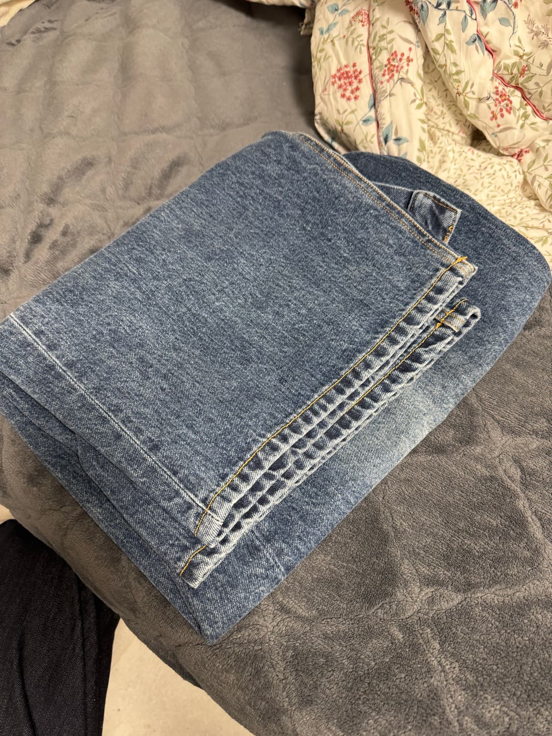 해칭룸 커브드 진 워시드 블루 L 상품이미지2