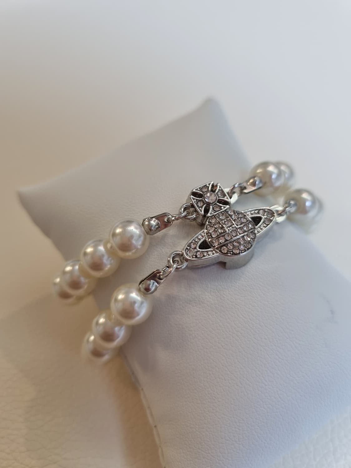 비비안웨스트우드 업사이클링 두줄 스왈진주 팔찌 상품이미지3