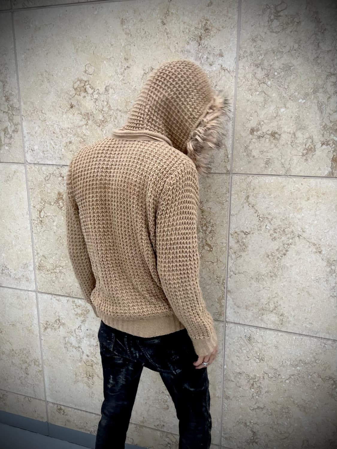“More Core Division” Y2K Beige Fur Knit  상품이미지4