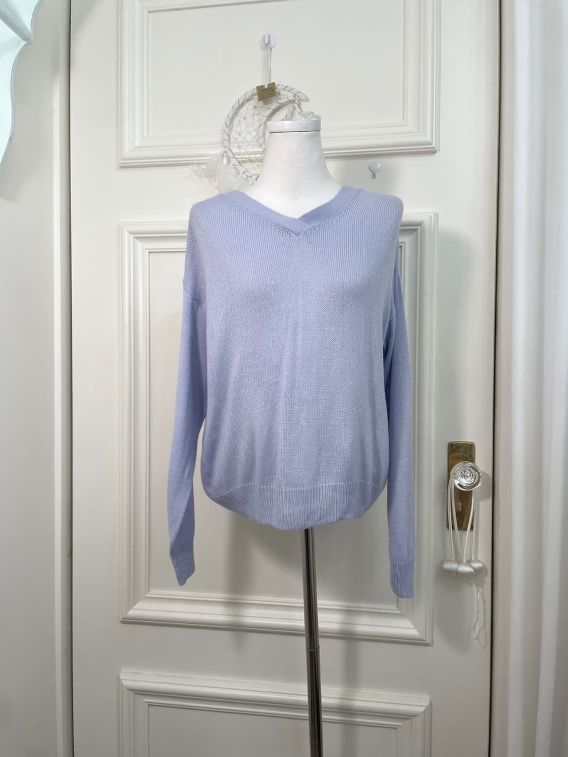 blueberry v-neck back button knit top 상품이미지1