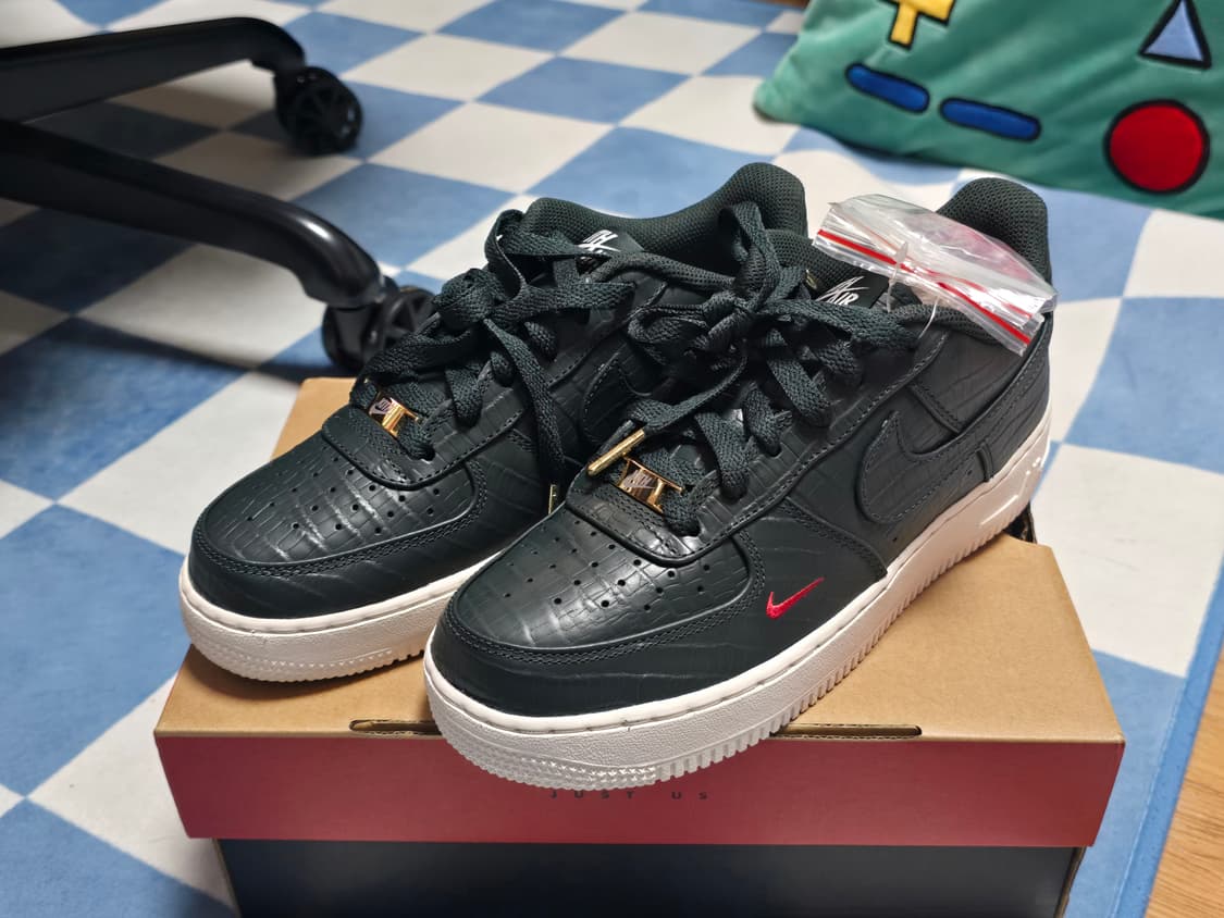 (GS 245) 나이키 x KITH 키스 에어포스 1 블랙 스프러스 팬텀 상품이미지2