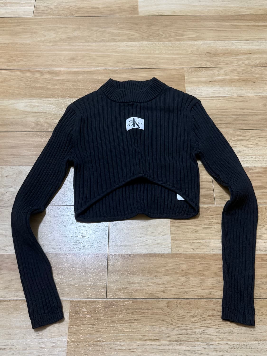 캘빈클라인 크롭 니트 상품이미지3