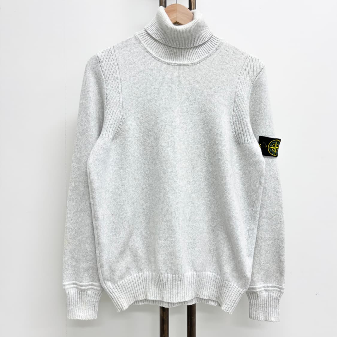 [M]스톤아일랜드 터틀 넥 니트 상품이미지1