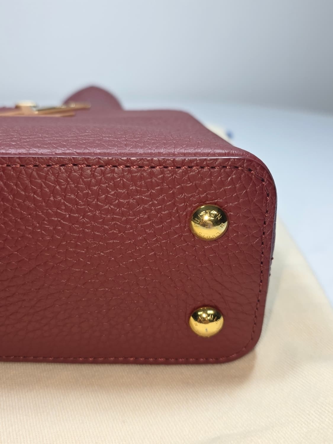 루이비통 카퓌신 미니 오스트리치 N81409 상품이미지8