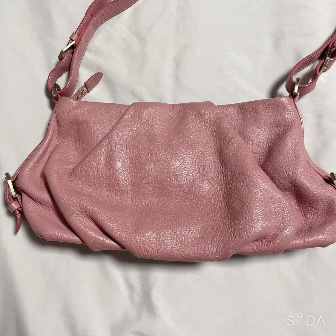 MCM 핑크 크로스백 상품이미지4