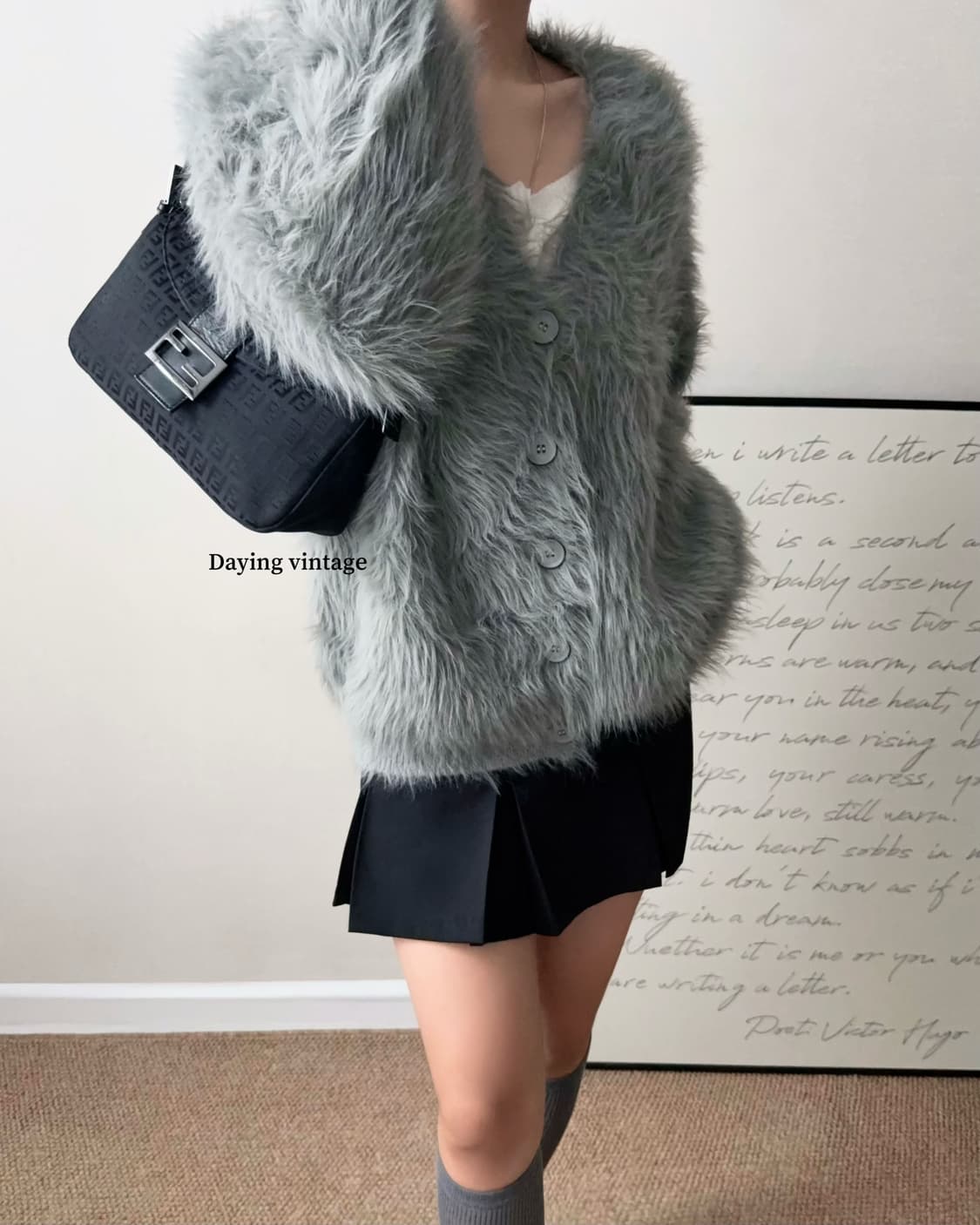 펜디 주카 더블 플랩 바게트백 상품이미지2