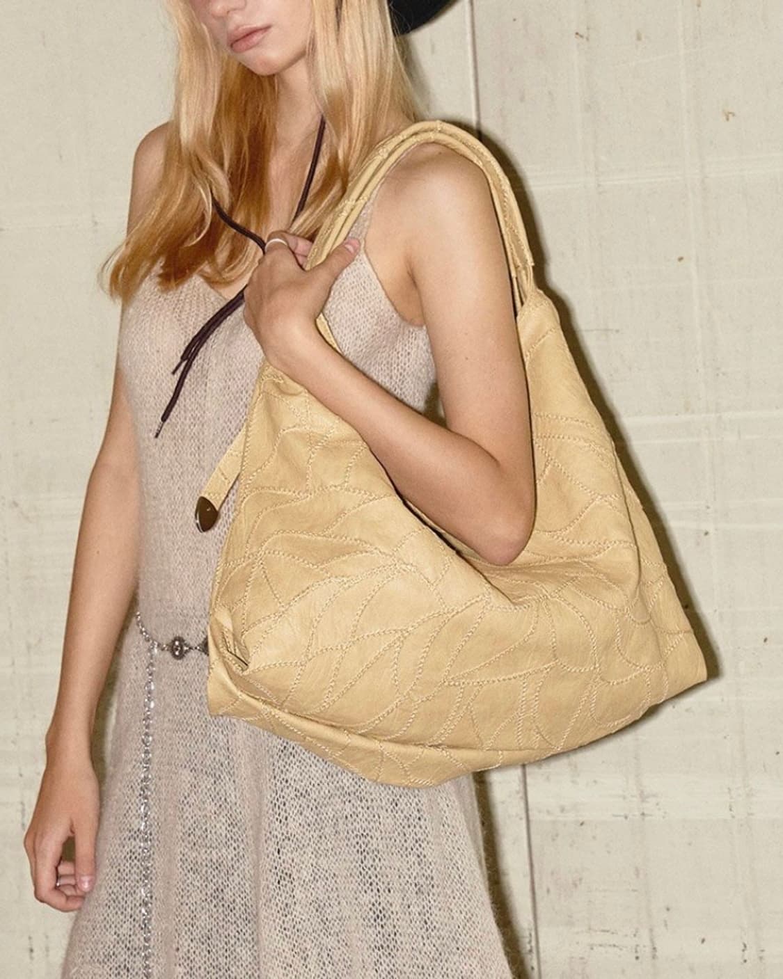 샌드뮤지엄 CACTUS HOBO BAG (butter yellow) 상품이미지2