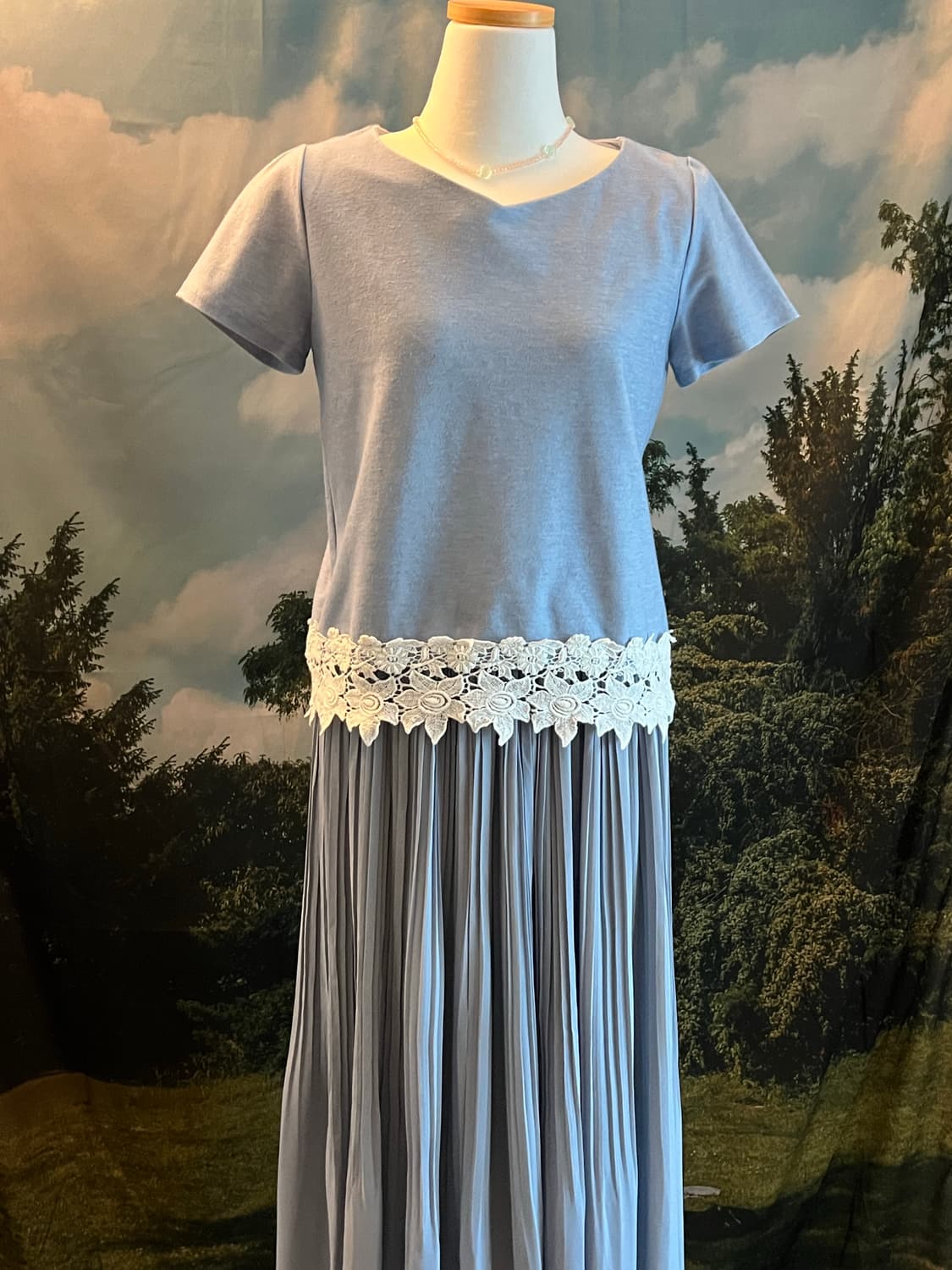 lace V-neck t-shirt and pleated skirt 상품이미지2