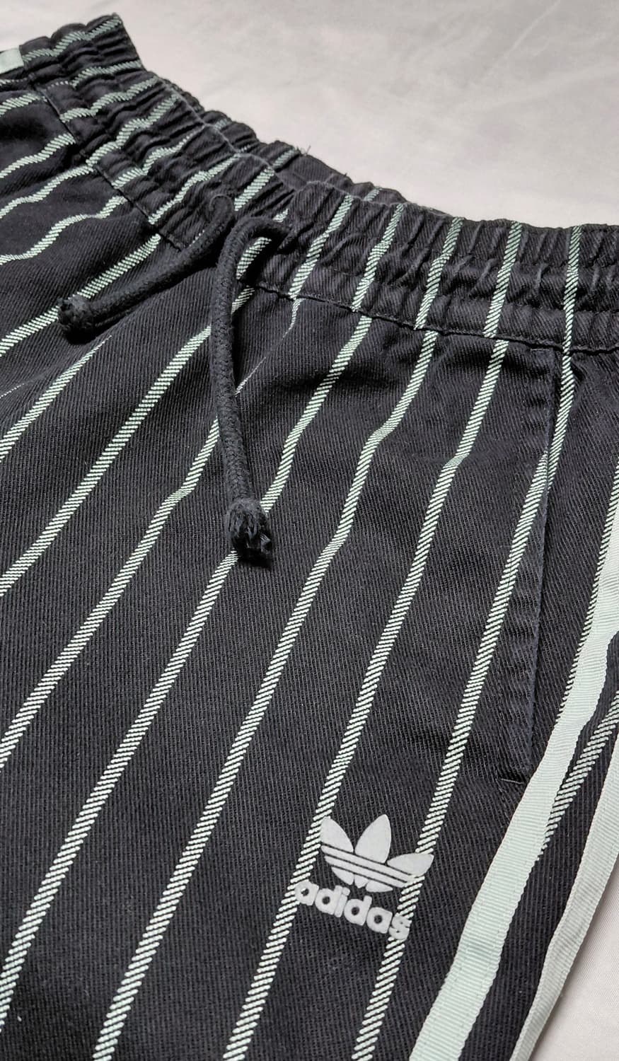 [정품] 아디다스 오리지널스 핀스트라이프 트랙 팬츠 (DU9886) 상품이미지9