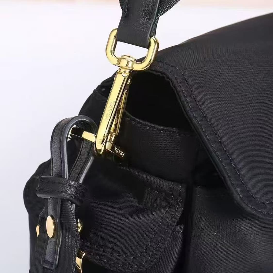 PRADA 프라다 사이드 투포켓 나일론 크로스백 남녀공용 상품이미지6