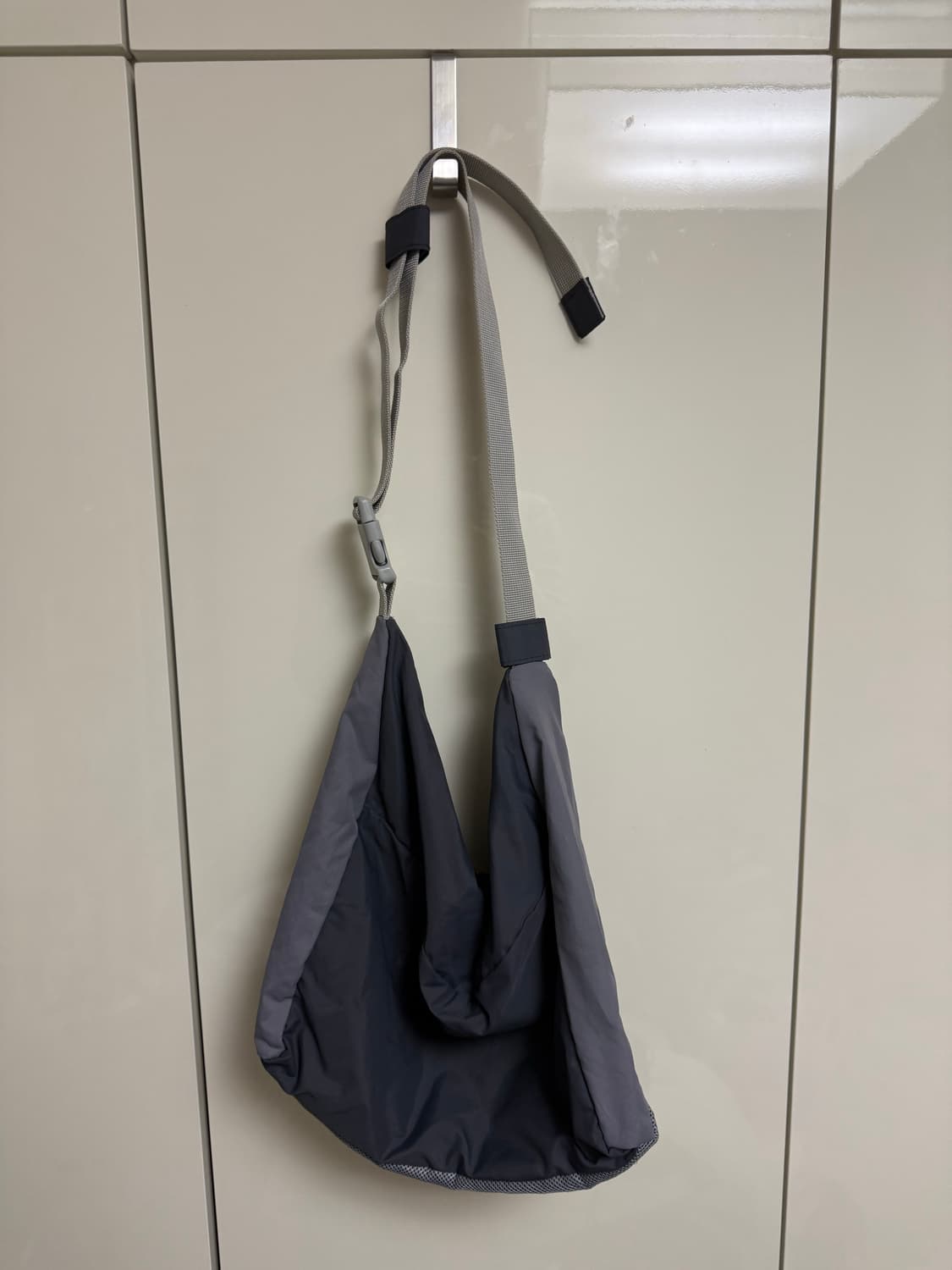 엔조블루스 메쉬 투톤 크로스 백 Grey 상품이미지2