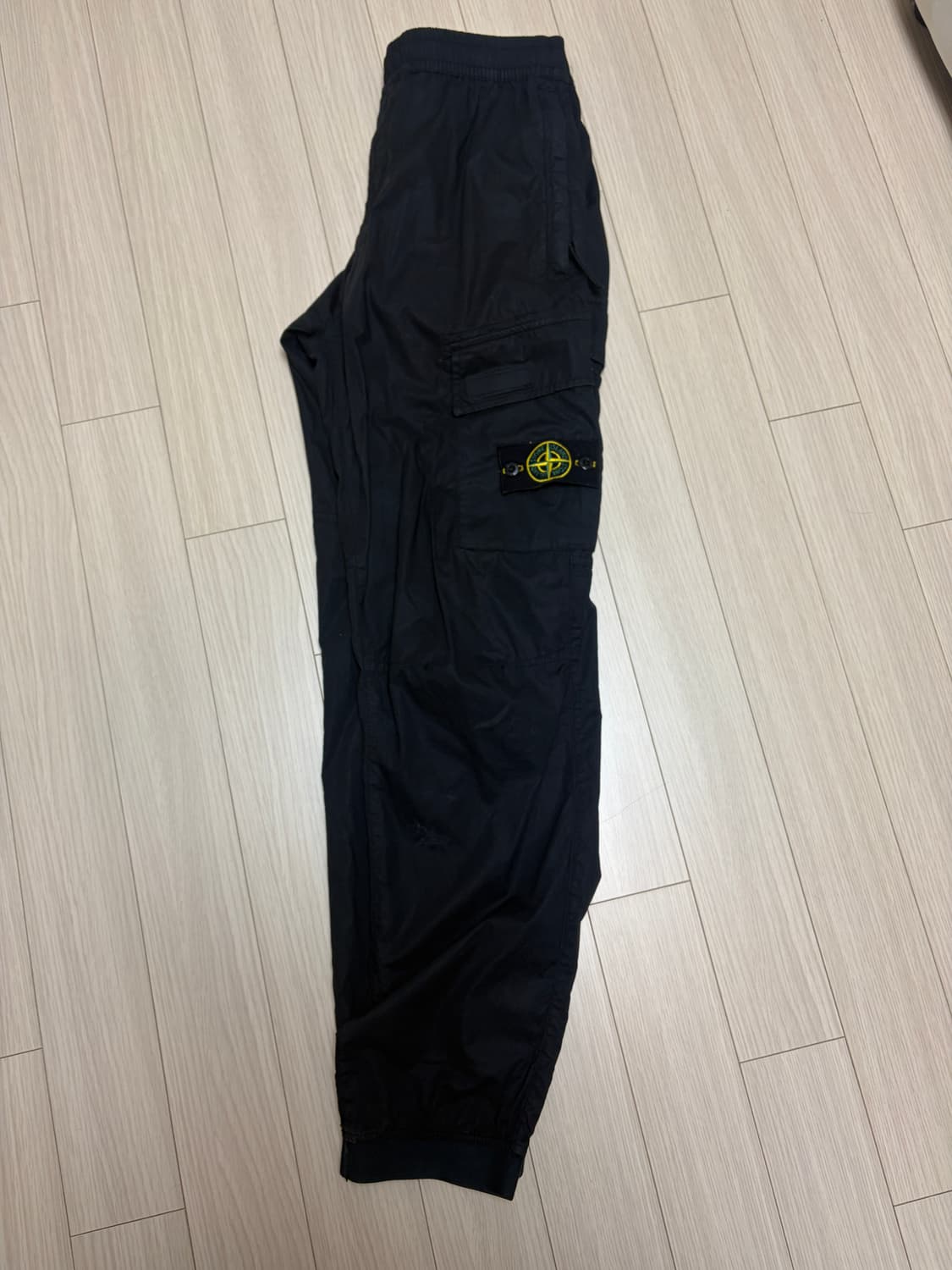 스톤아일랜드 남성 카고 바지 상품이미지2