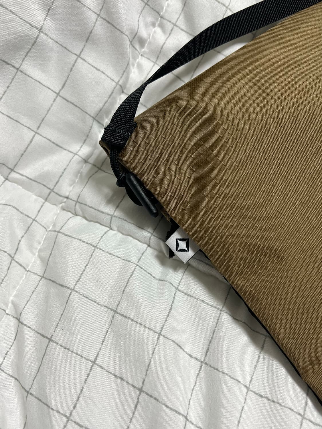 헬리녹스 X 유니클로 샤코슈백 새상품 상품이미지2