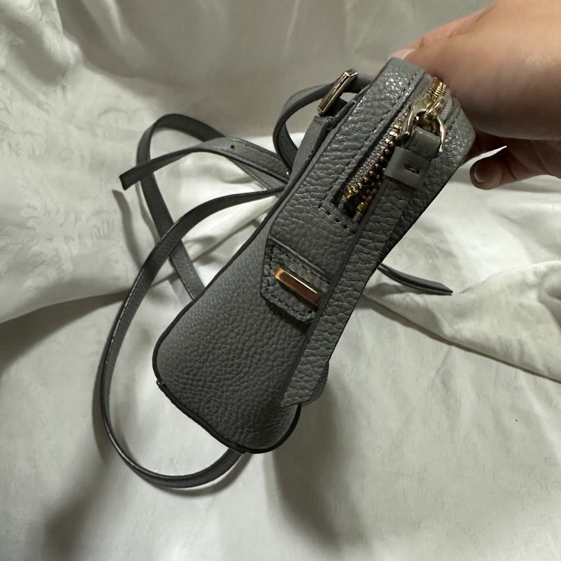 DKNY 가죽 크로스백 상품이미지3