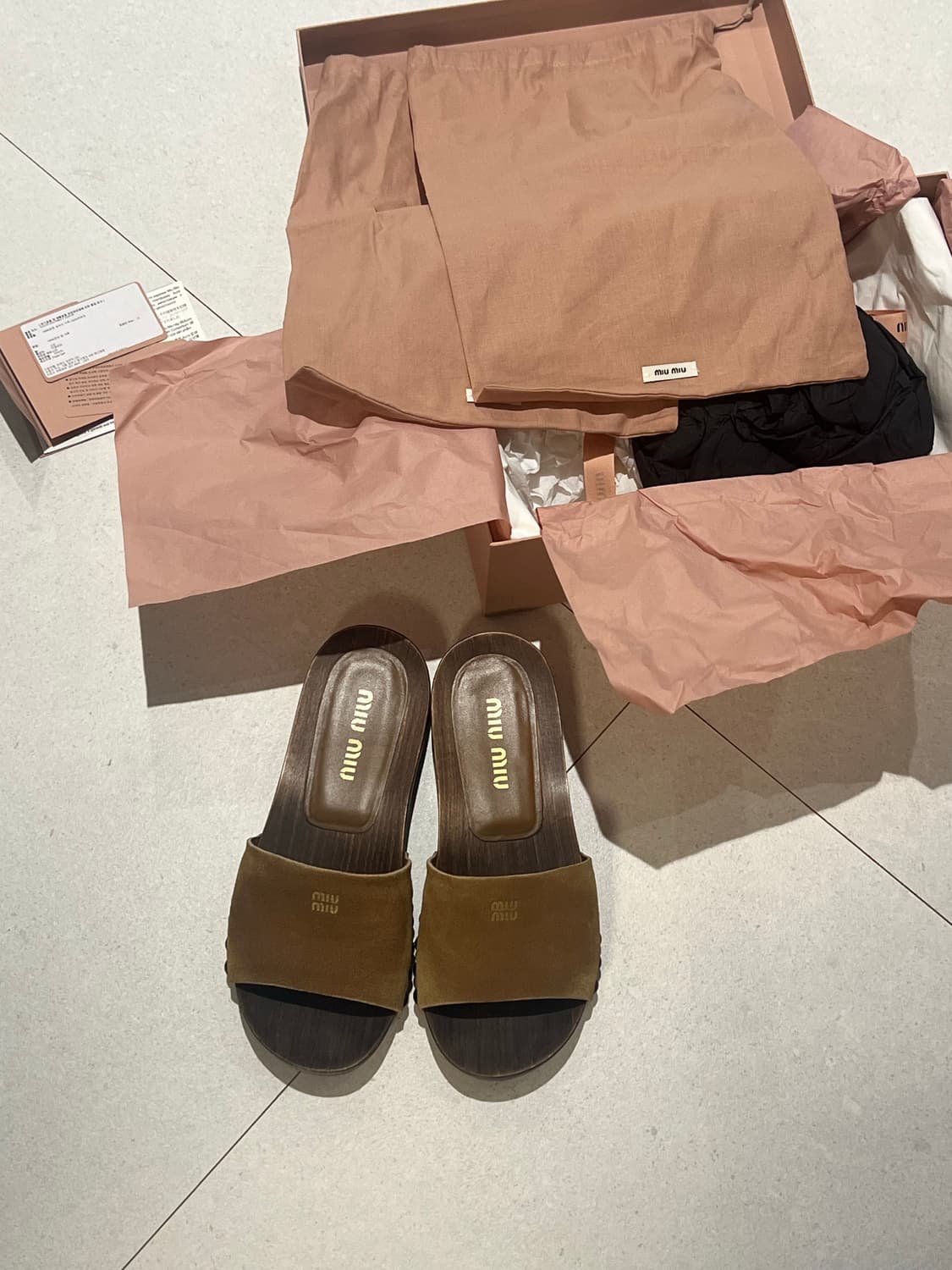 miumiu 스웨이트 클로그 35 상품이미지1