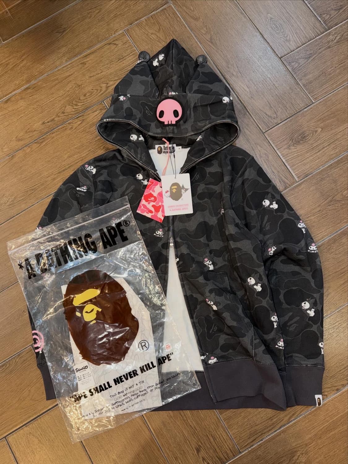 Bape X Sanrio Kuromi Hood Zip-Up 상품이미지6