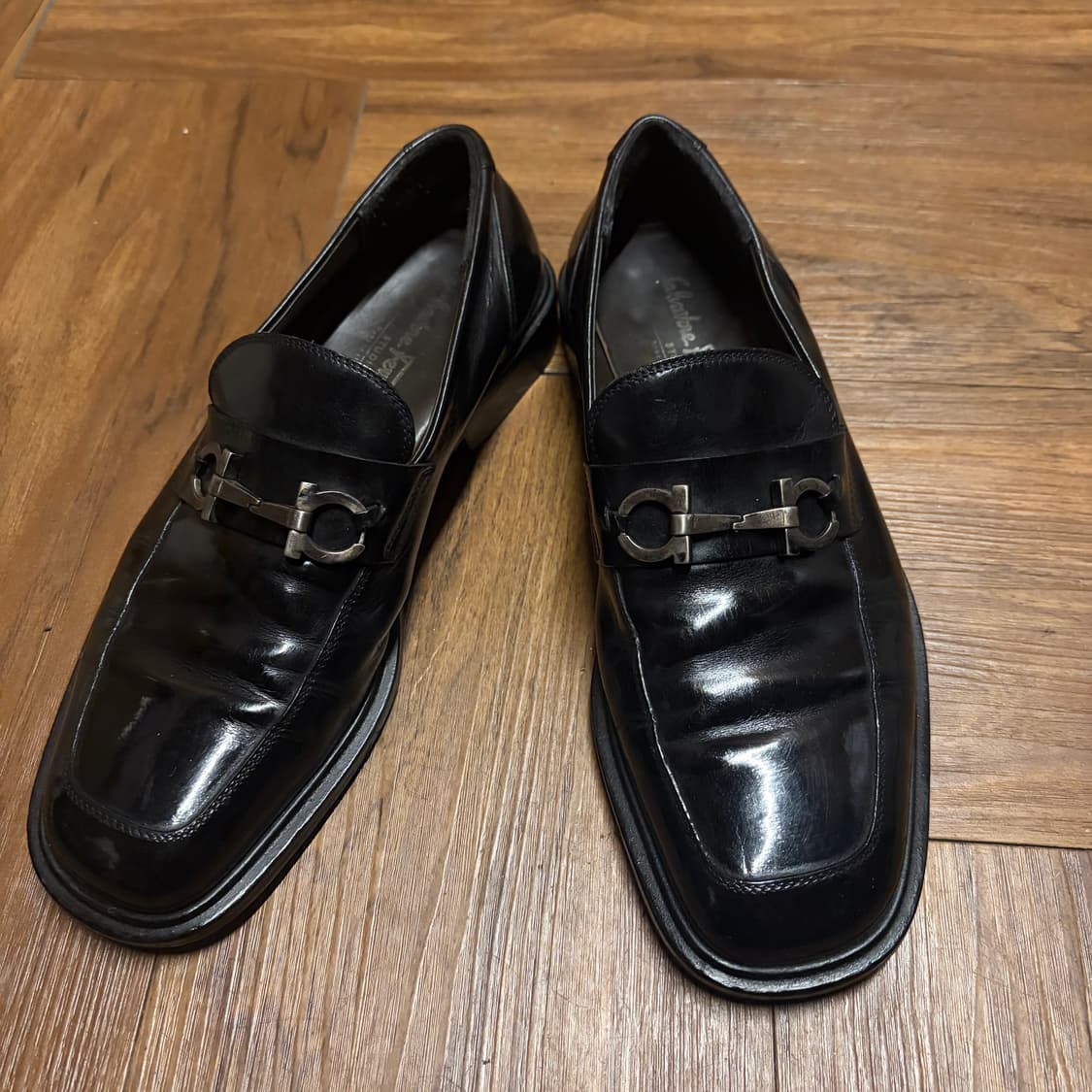 SALVATORE FERRAGAMO PENDANT LOAFER 상품이미지1