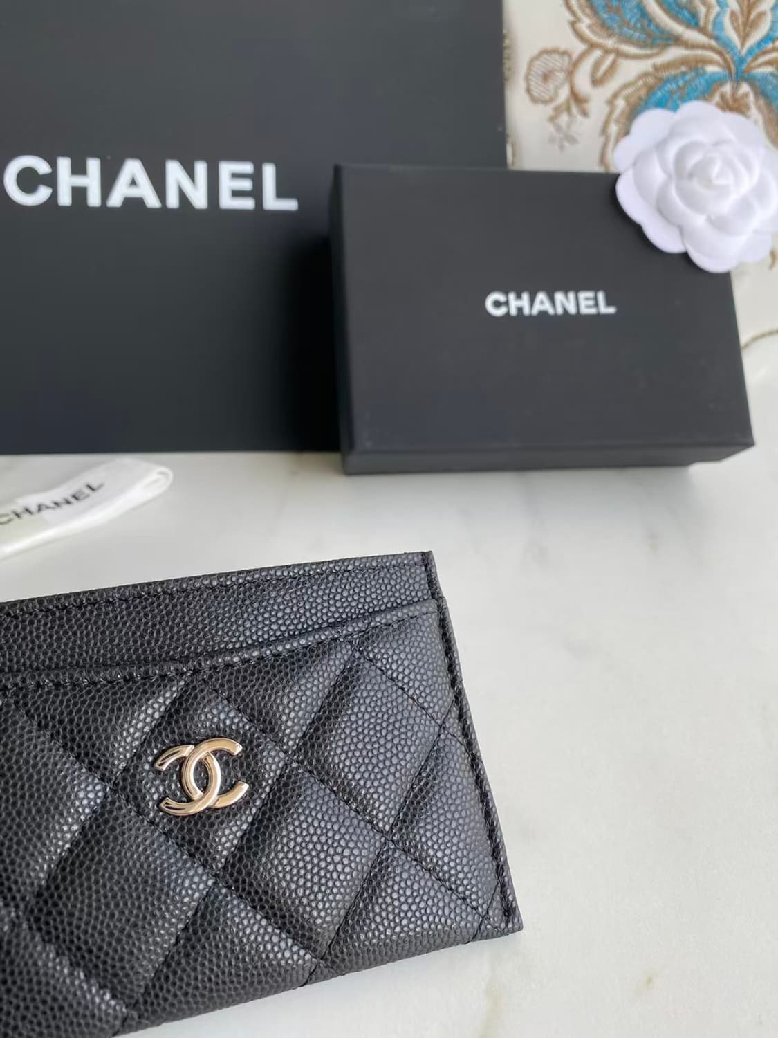 샤넬 클래식 카드 홀더 그레인드 카프스킨 & 실버 메탈 블랙 상품이미지7