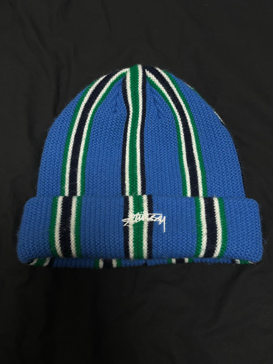 스투시 버티컬 스트라이프 비니 판매합니다. 상품이미지1