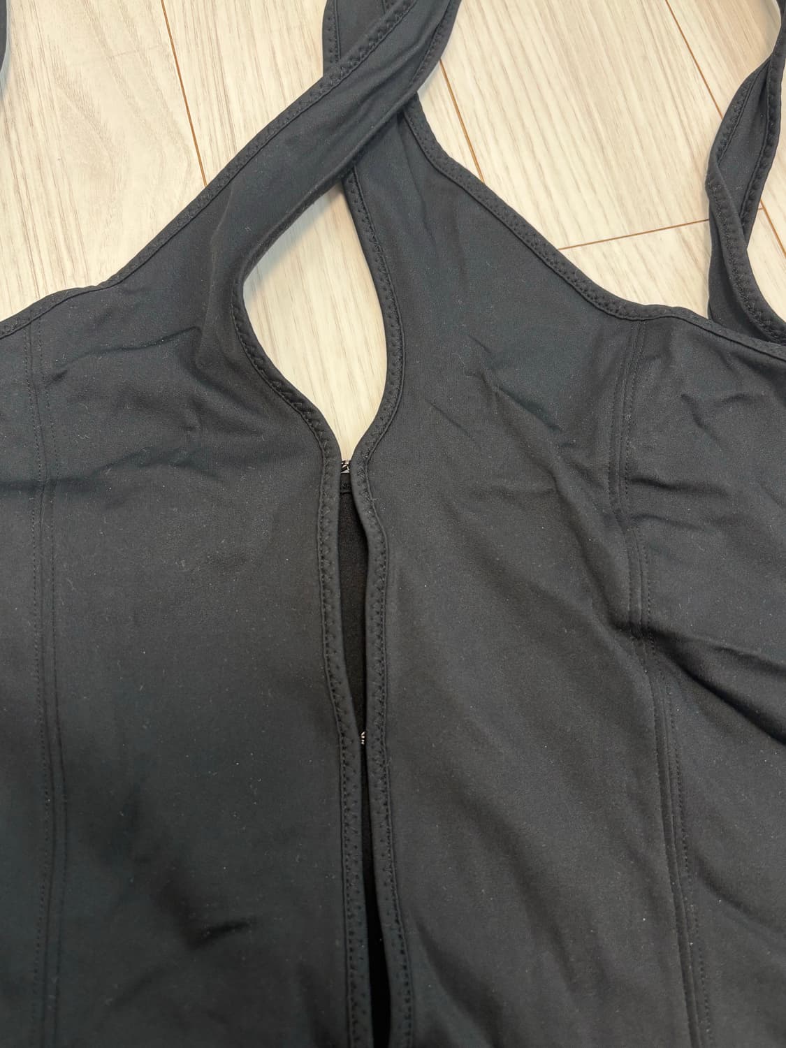 Perverze 퍼버즈 홀터 슬리브리스 탑 상품이미지6