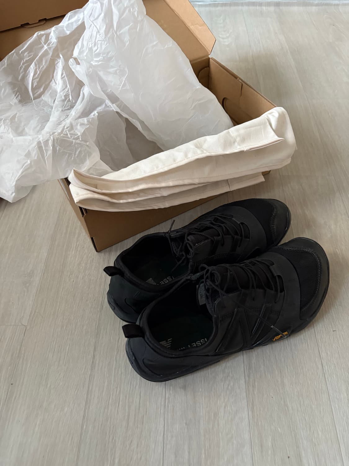 뉴발란스 이세이미야케 MT10O 상품이미지2