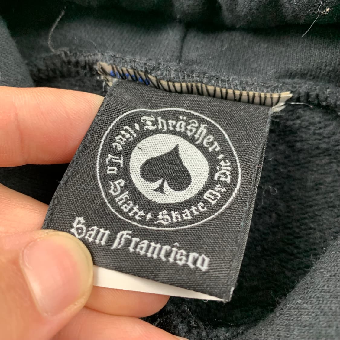 트래셔 플레임 로고 블랙 후드티 상품이미지6