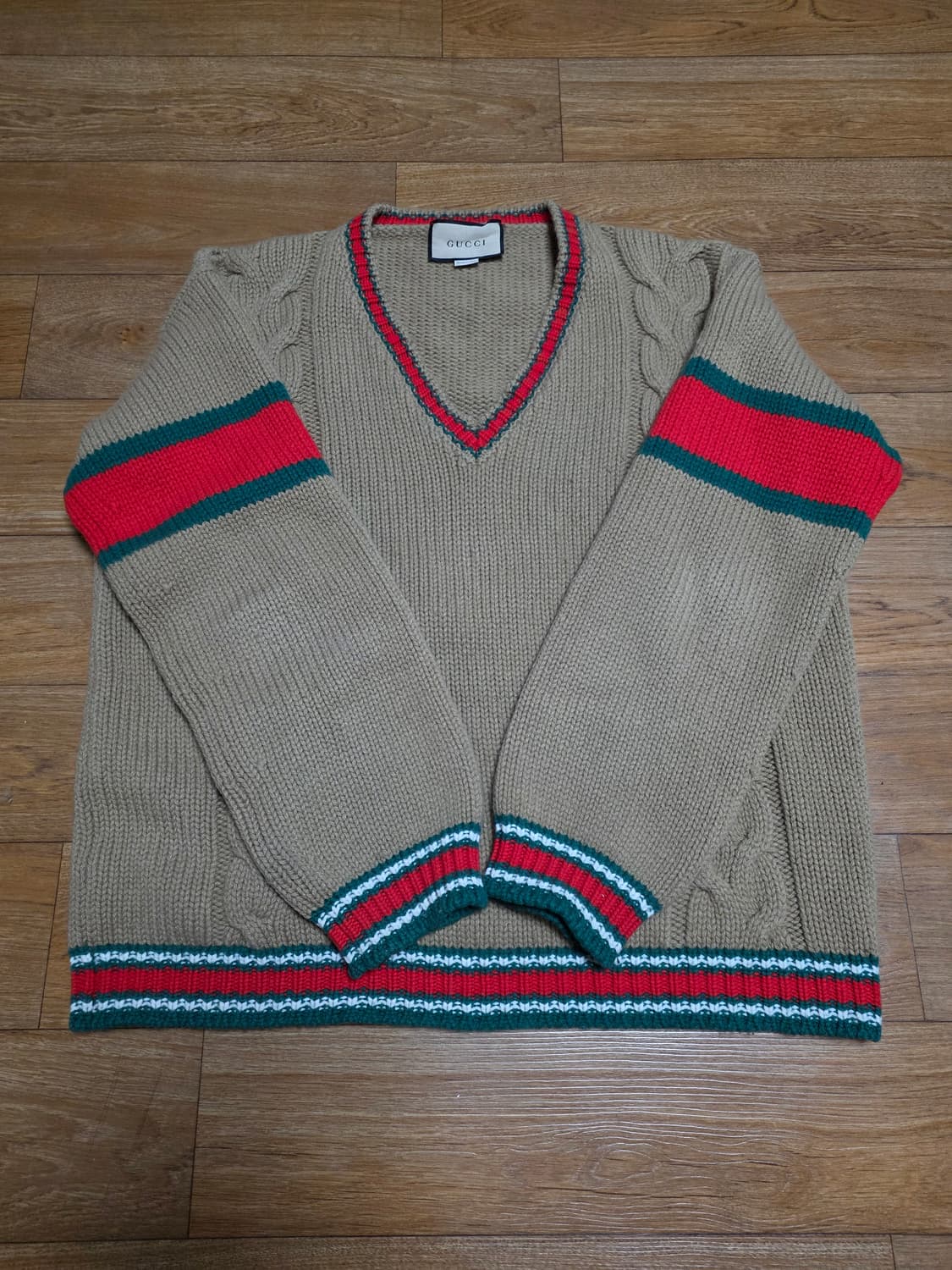 구찌 웹케이블 삼선 브이넥 니트 상품이미지1