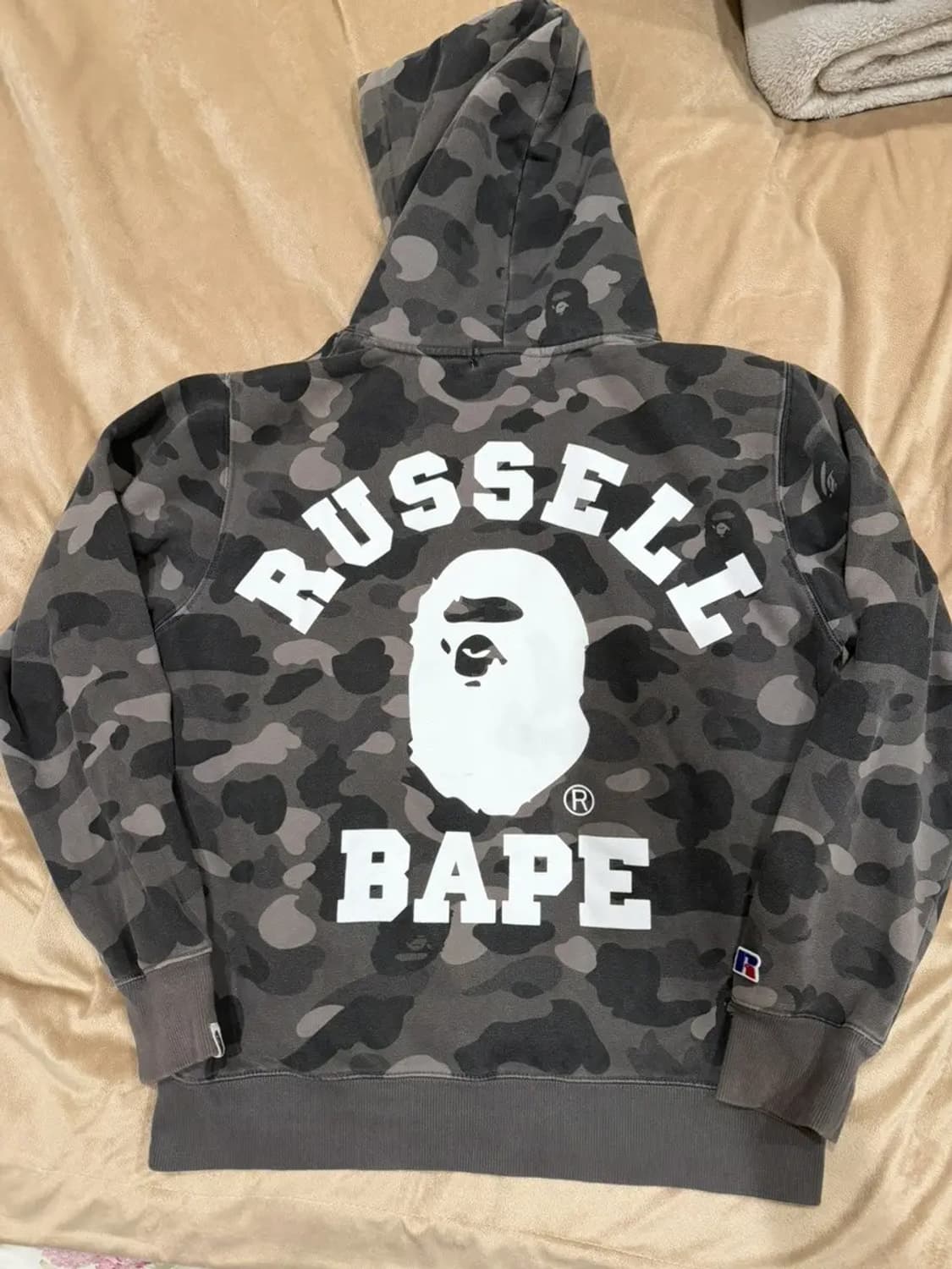 베이프 x 러셀 애슬레틱 컬러 카모 칼리지 풀오버 후드 블랙 상품이미지1
