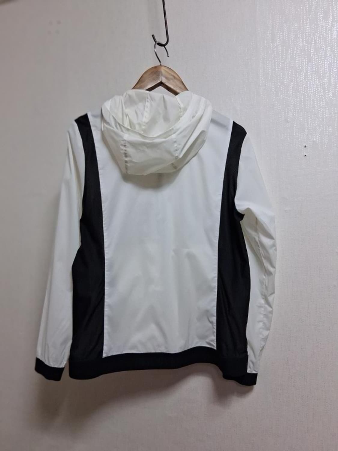 디스커버리 여성 바람막이점퍼 여성 통66정도  상품이미지2