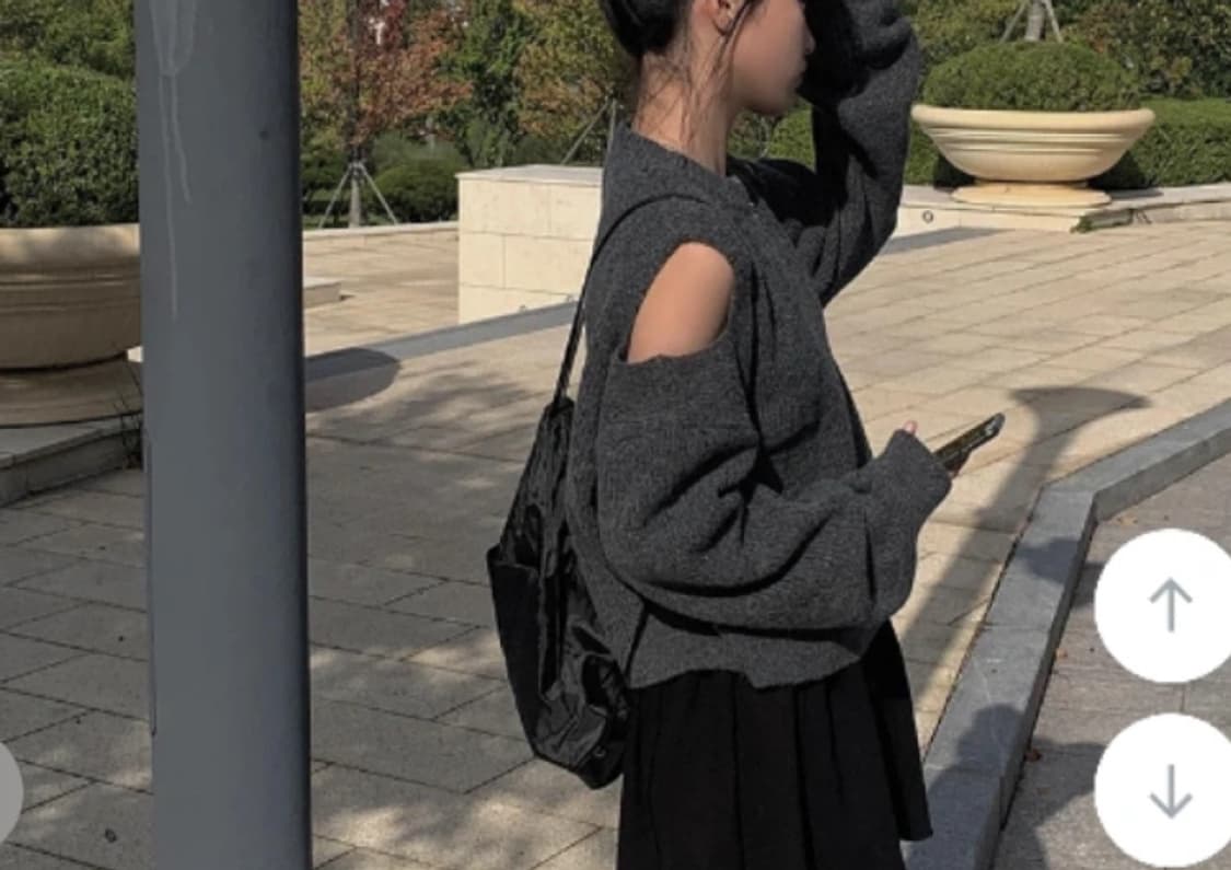 애니원모어 트임 숄더 니트 상품이미지2