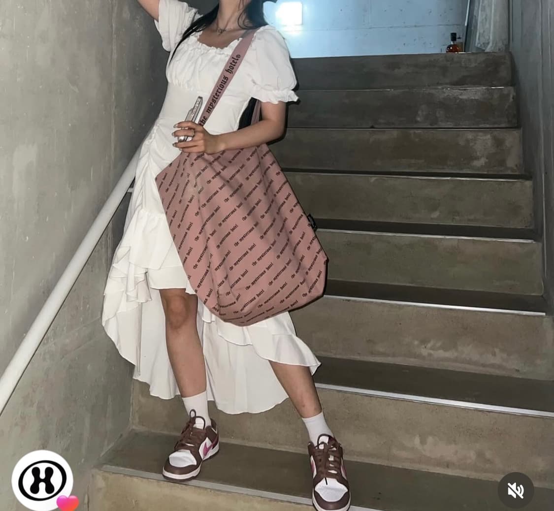 더미스테리어스호텔 풀로고 에코 백 상품이미지2