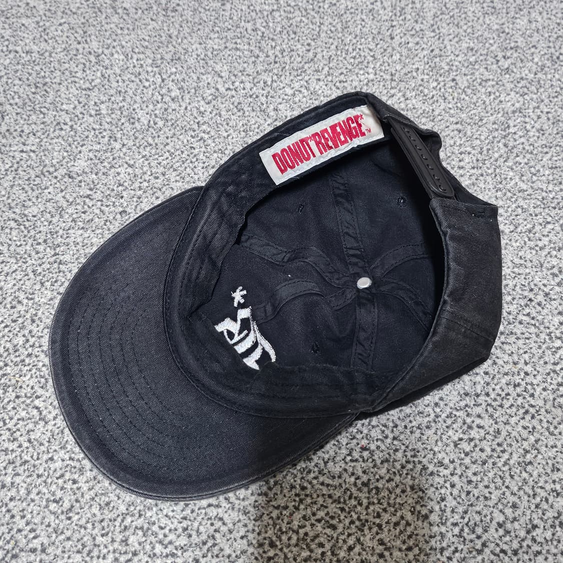 도넛리벤지 x 블랙아웃 콜라보 캡 상품이미지4