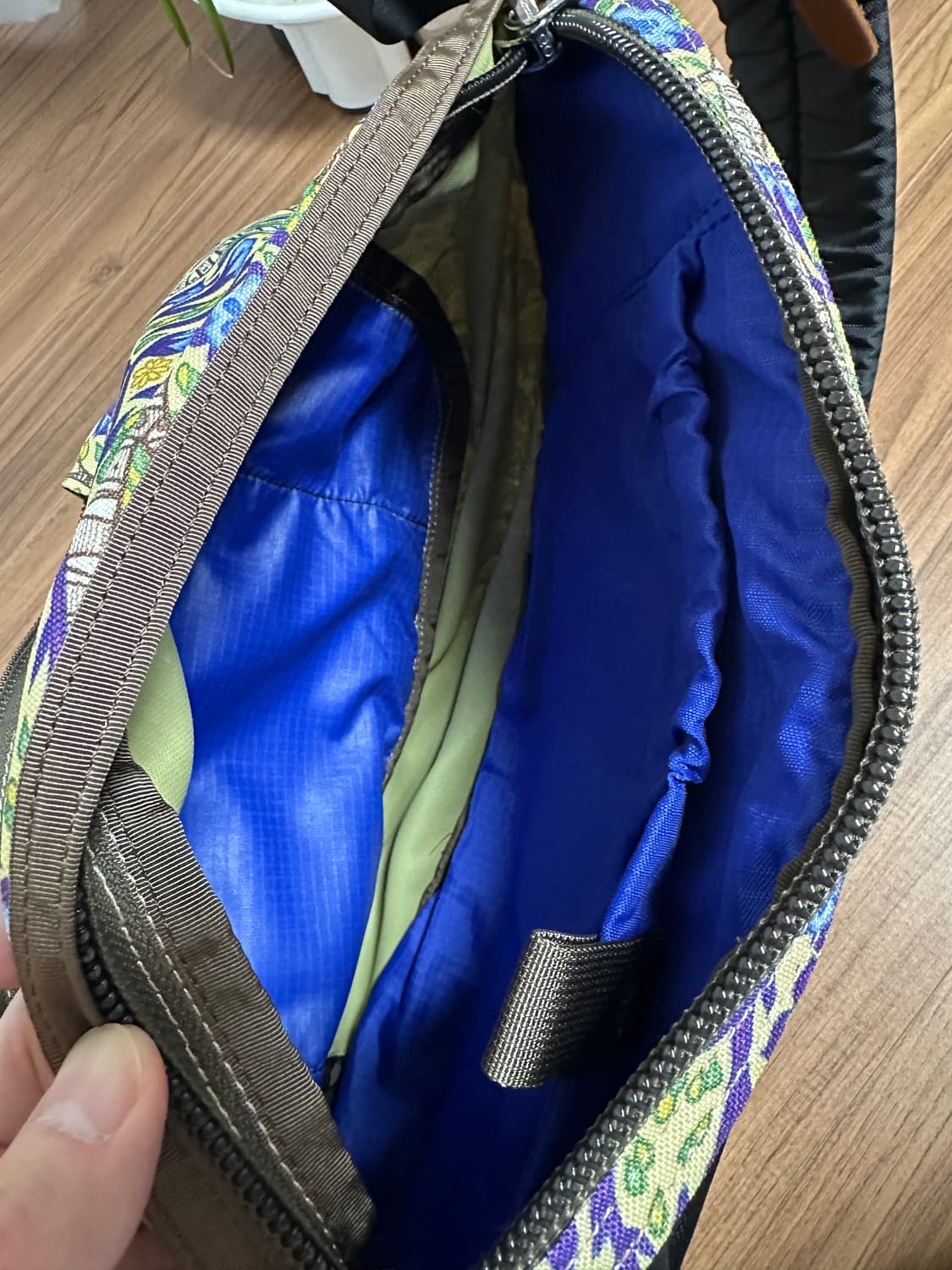 그레고리 벙갈루 패턴 슬링백 리미티드 에디션 상품이미지8