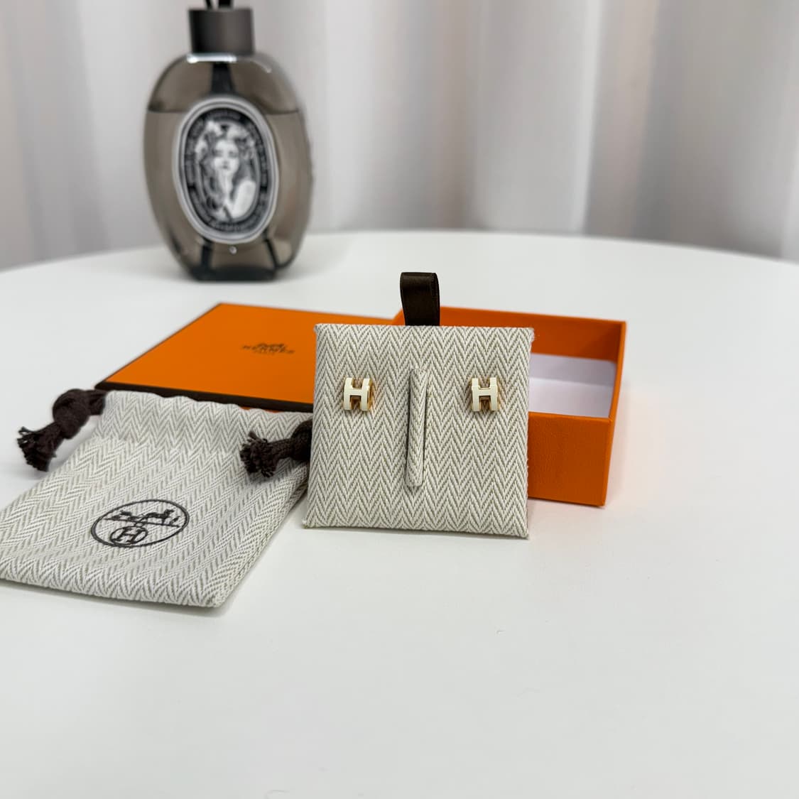 [새상품] 에르메스 팝아슈 미니 귀걸이 화이트 로즈골드 상품이미지1