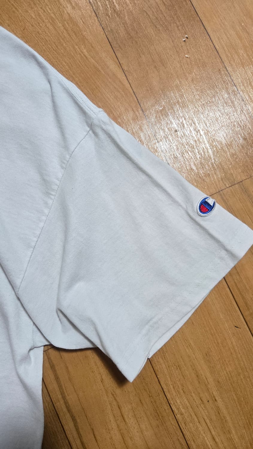 챔피언 자수 로고 화이트 반팔 티셔츠 상품이미지3