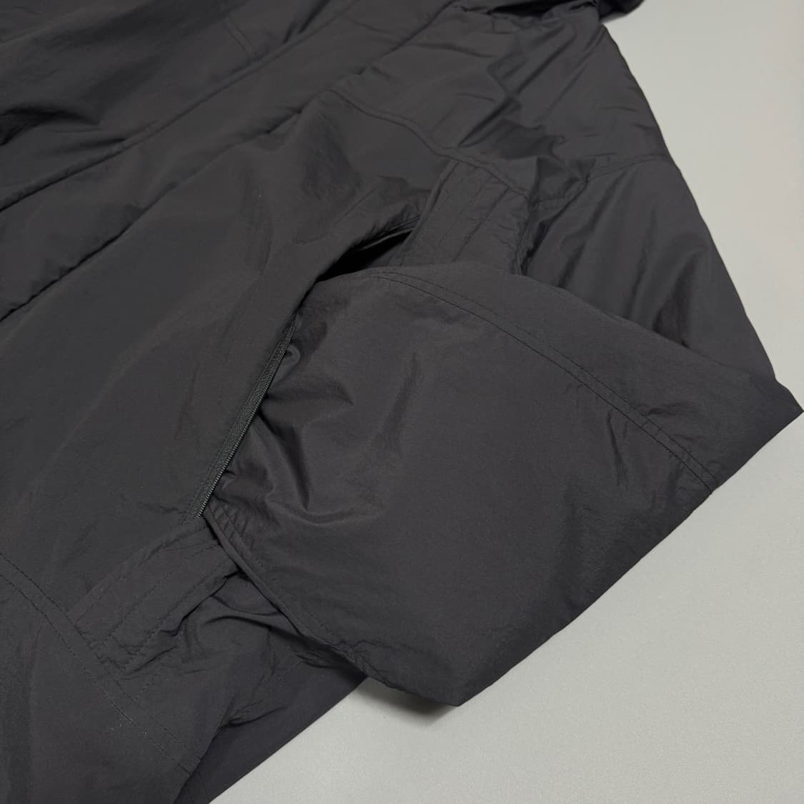 빔즈(BEAMS HEART) 블랙컬러 나일론 후드 몬스터 파카 상품이미지4