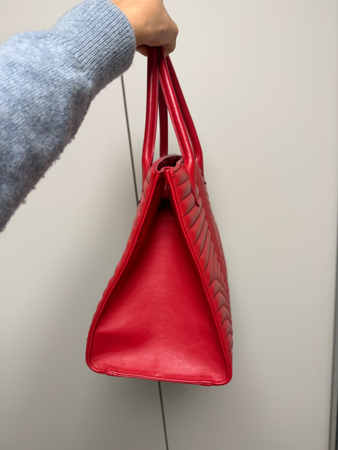 [정품]프라다 레드 퀄팅 토트백 상품이미지4