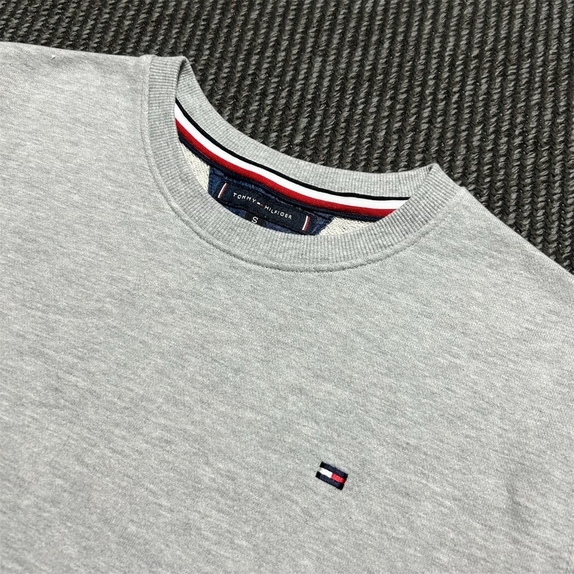 [S] Tommy 타미힐피거 베이직 그레이 라운드 맨투맨 상품이미지3