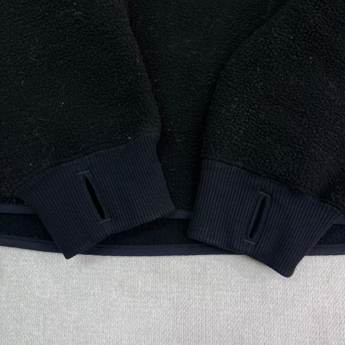 100 그라미치 플리스 맨투맨 상품이미지4