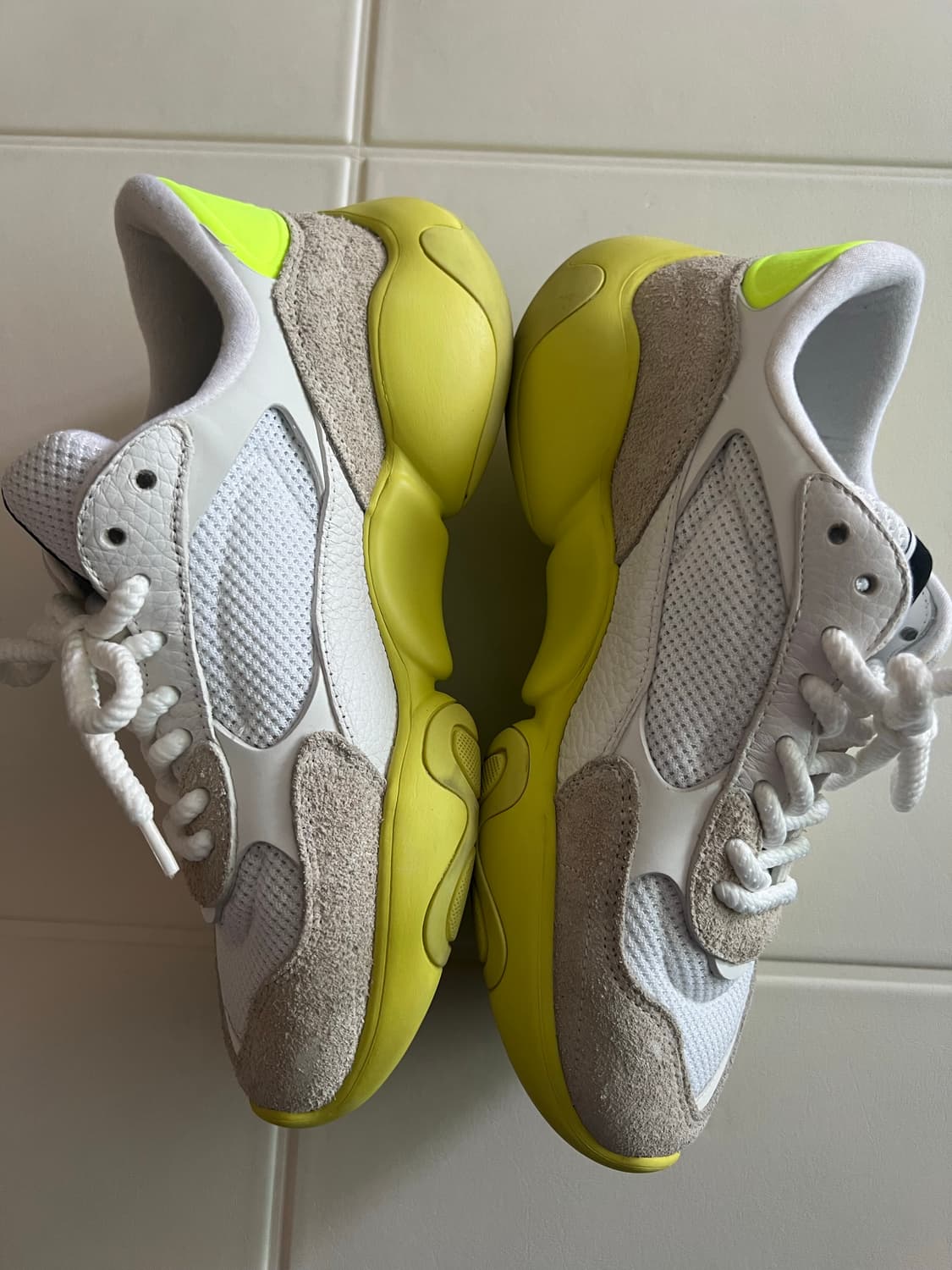 발렌티노 버블백 스니커즈  상품이미지2